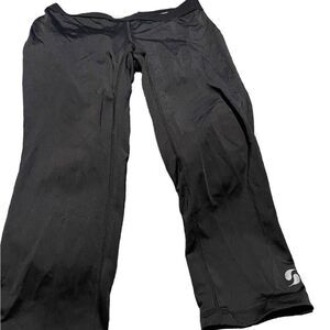 Side size medium low rise workout/sliding pants excellent condition